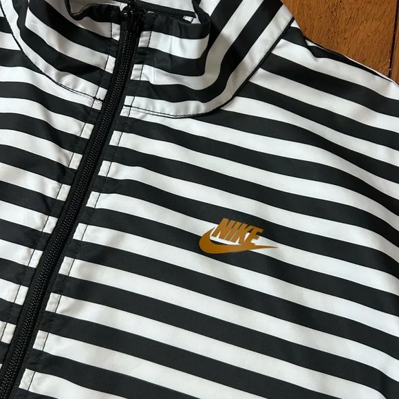 Nike Black and White Striped Jacket with Gold Logo - Picture 3 of 5